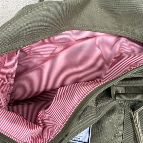 Herschel Supply Duffle Bag Army Olive Green Canvas Tote Weekender Carryall - Picture 6 of 11